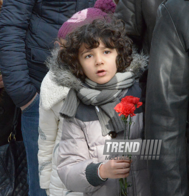 Azerbaijani public honors January 20 tragedy victims’ blessed memory.  Baku, 20 Jan. 2016